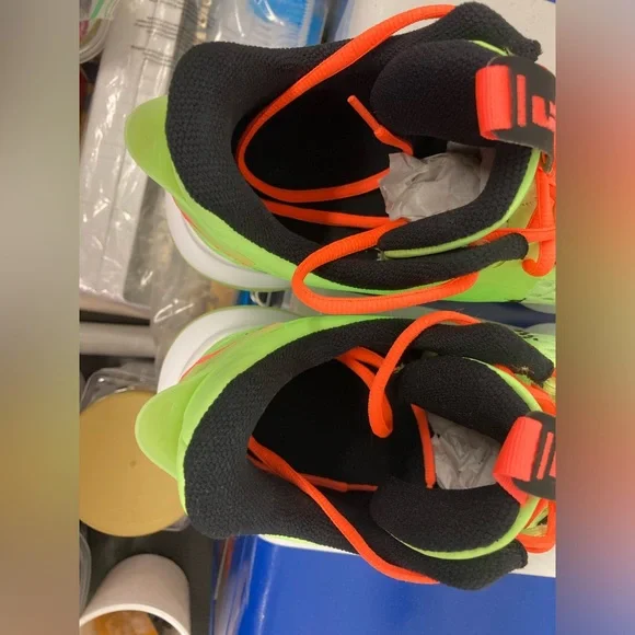 Nike Lebron Witness 5 Grinch, CQ9380-300, worn once, sz 14  display picture 3